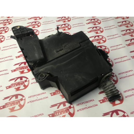 Корпус блока предохранителей Opel Combo 2001-2011 09115985